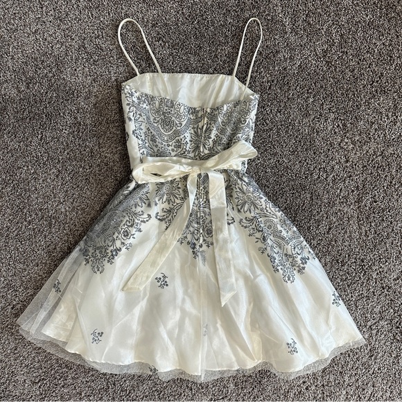 Masquerade Semi Formal Mini Dress - Picture 5 of 7